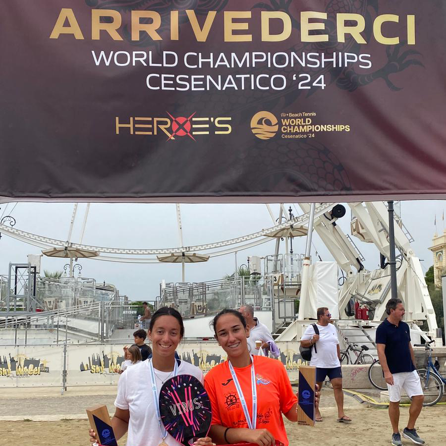 Laura Jiménez y la canaria Daniela Rodríguez, campeonas del mundo sub 18 de tenis playa en Cesenatico