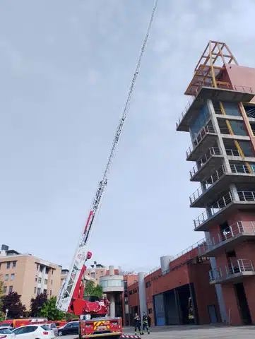 El CPB Presenta su Nueva Autoescala de 54 Metros y Autoescala de Madrid, similar a la que adquirirá el CPB