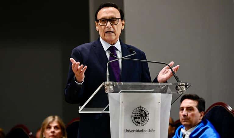 La Junta de Andalucía Ahorra 54 Millones a Familias con Nuevas Medidas de Apoyo Estudiantil