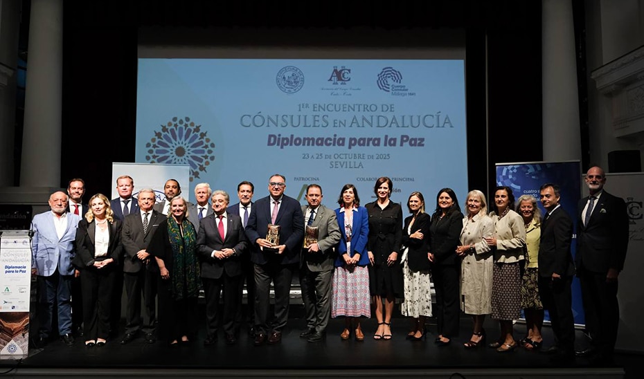 Andalucía Acoge a Representantes de Más de 50 Países en Andalucía Acoge a Representantes de Más de 50 Países en el Primer Encuentro de Cónsules