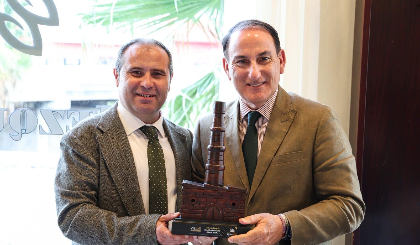 CEA destaca la fortaleza del tejido empresarial de Puente Genil CEA destaca la fortaleza del tejido empresarial de Puente Genil en su visita