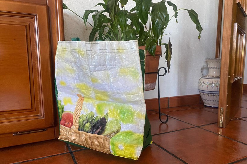 Convierte una Bolsa Antigua de Mercadona en un Útil Contenedor Juan Hernández