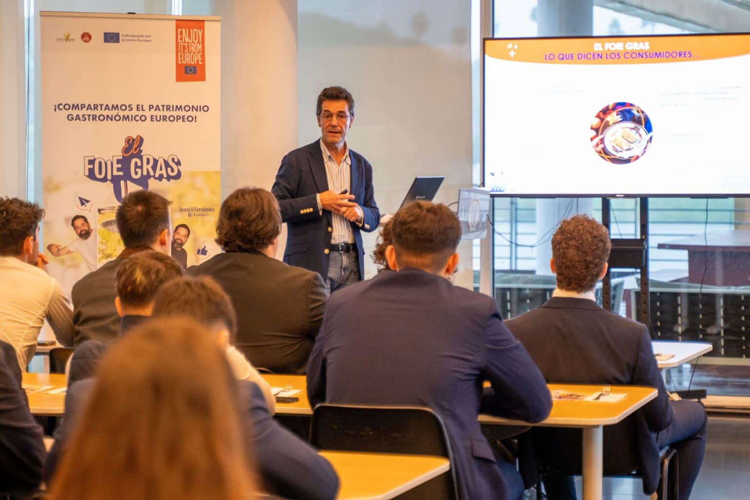 De la Tradición a la Innovación: Jóvenes Sevillanos Revolucionan el Tradición y futuro en un mismo plato: el Foie Gras inspira a los jóvenes de la Escuela de Hostelería de Sevilla