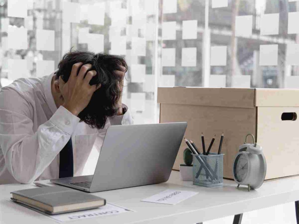 Desempleo y Pérdida de Derechos: Explorando las Condiciones del Paro Imagen de Axel Buffet