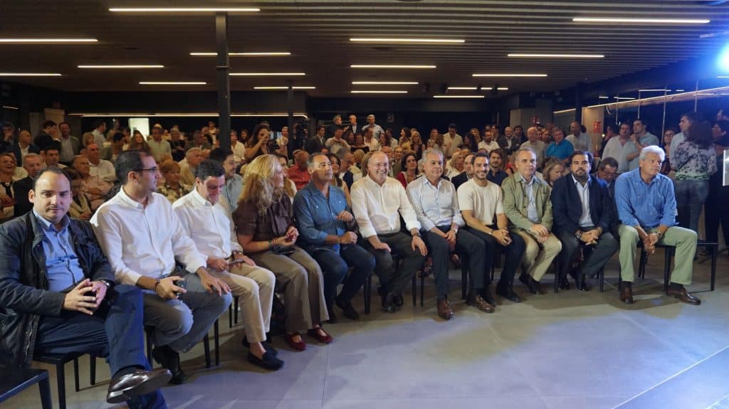 El Impulso de la Vía Andaluza: Sevilla Hacia un Futuro Acto del Partido Popular de Sevilla, con Miguel Tellado, sobre laos efectos de la vía andaluza en los distritos de la ciudad