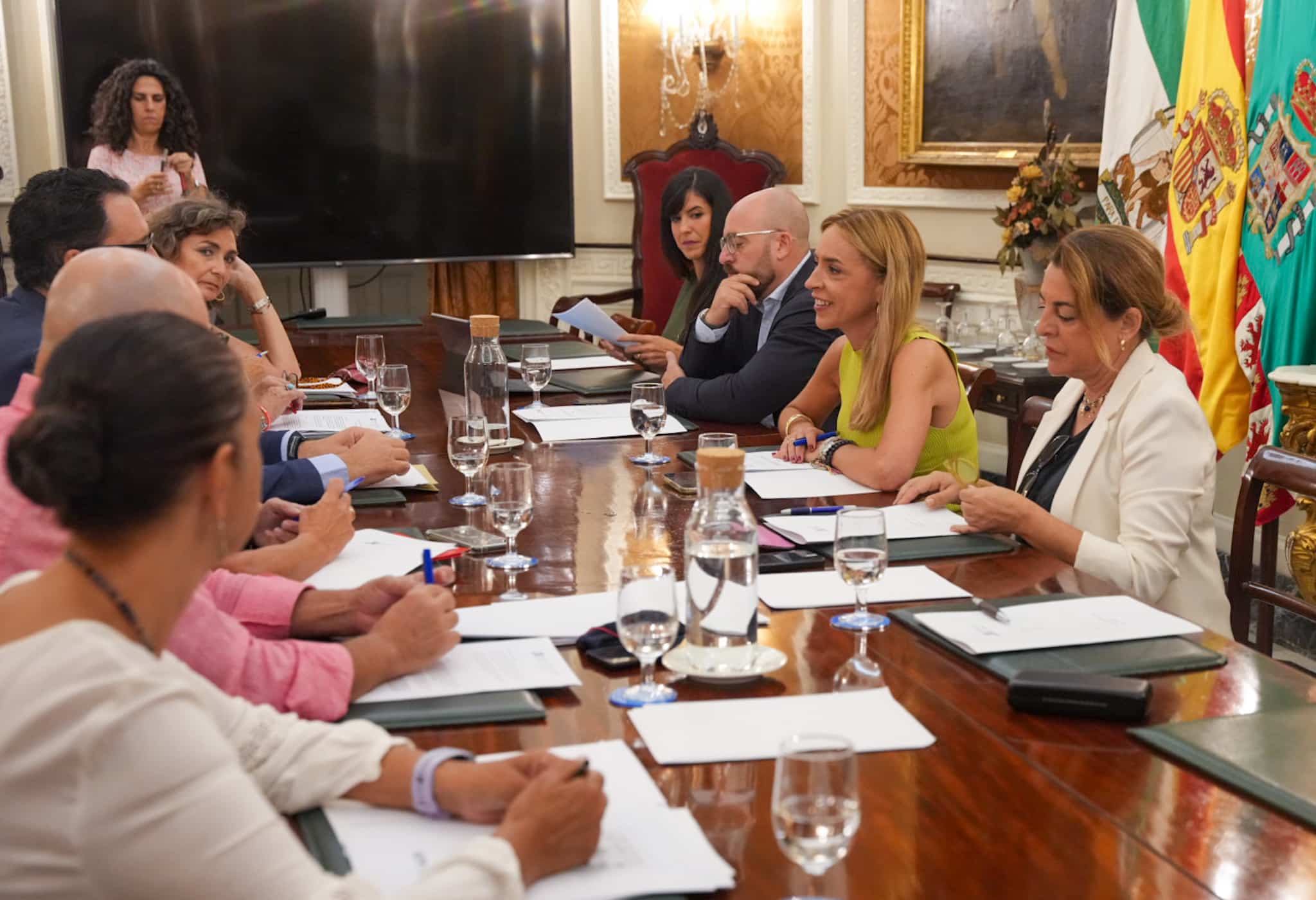 Título: "La Mesa Provincial de Diálogo Social Iniciará Sus Primeras Título: "La Mesa Provincial de Diálogo Social Iniciará Sus Primeras Acciones en 2026 con Fondos de los Presupuestos Provinciales"