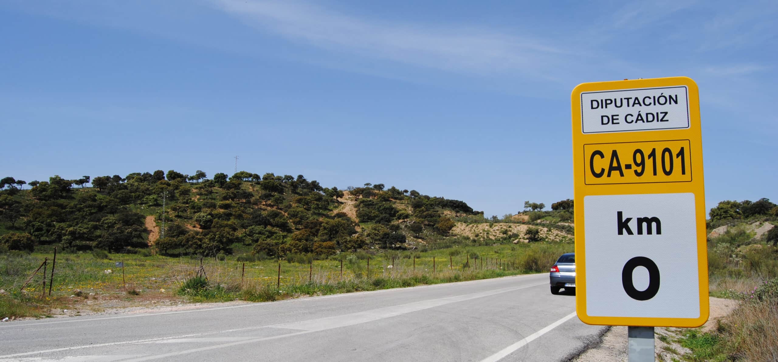 800.000 Euros para la Renovación de Marcas Viales y Mejora del Balizamiento en las Carreteras Provinciales 1 800.000 Euros para la Renovación de Marcas Viales y Mejora del Balizamiento en las Carreteras Provinciales