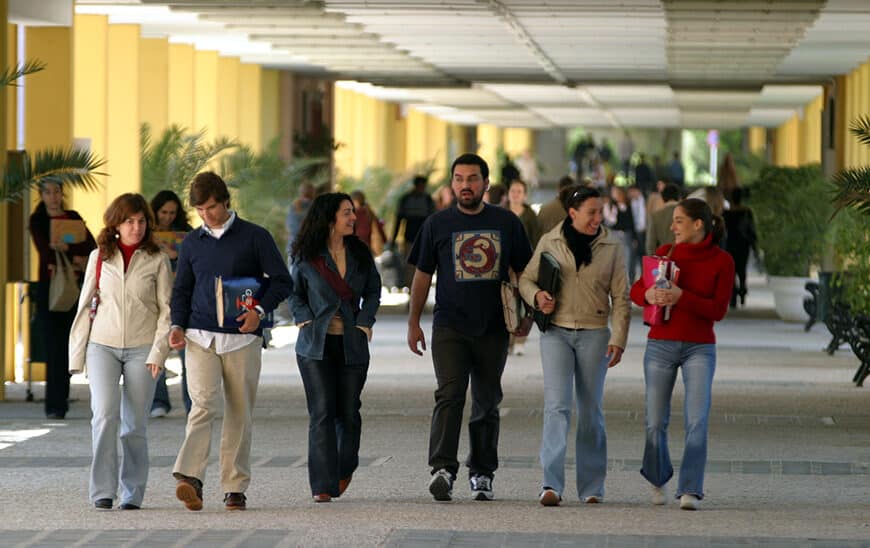 Ahorro de 60 Millones para Familias Andaluzas con Nuevas Medidas de Apoyo Universitario
