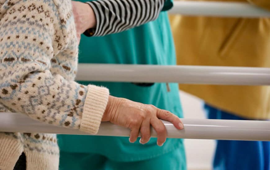 Andalucía Establece Récord en Dependencia: Supera los 321,000 Beneficiarios y 491,000 Prestaciones