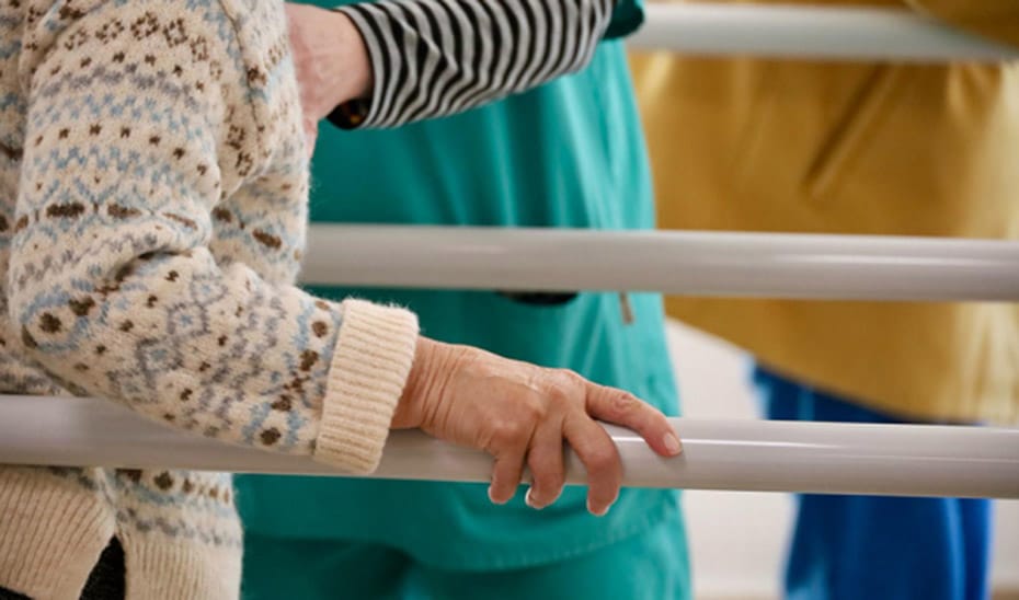 Andalucía Establece Récord en Dependencia: Supera los 321,000 Beneficiarios y 491,000 Prestaciones