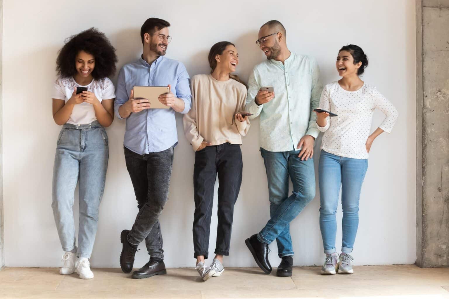 BeBee Revoluciona el Networking Profesional con su Nueva Plataforma SaaS 1 beBee lanza su plataforma SaaS para conectar profesionales, clientes y reclutadores