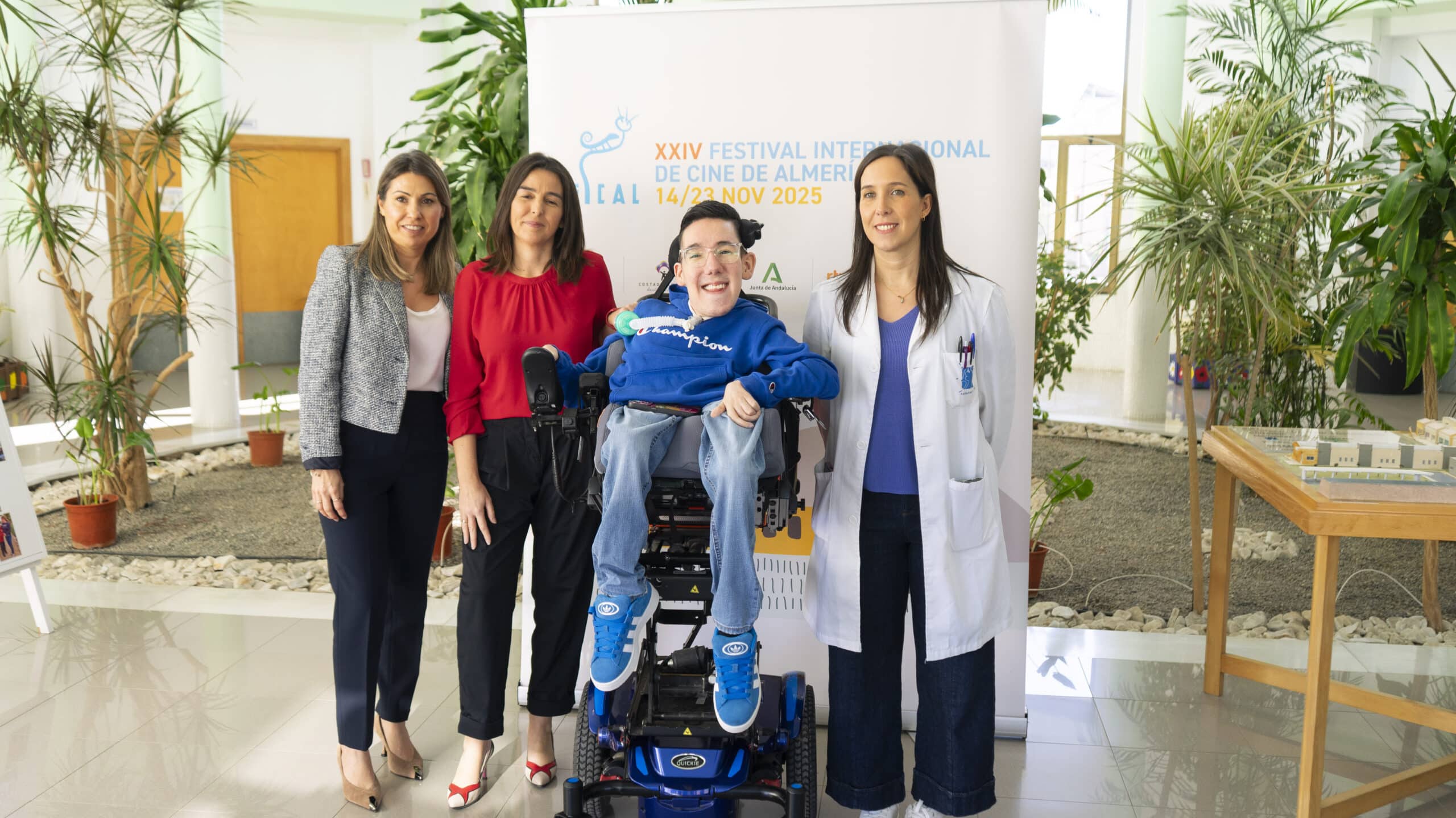 Brianeitor comparte su historia de vida tras la proyección de su documental en el Centro de Aspapros 1 Brianeitor comparte su historia de vida tras la proyección de su documental en el Centro de Aspapros