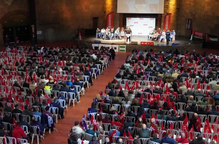 Un momento de la asamblea celebrada en el Fuerte de Isla Mágica.