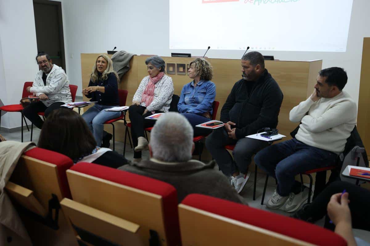 CCOO Denuncia el Recorte en la Partida de Inmigración y el Deterioro de la Atención por la Pérdida de Personal en los Servicios Centrales del Gobierno Andaluz 1 Encuentro sobre inmigración