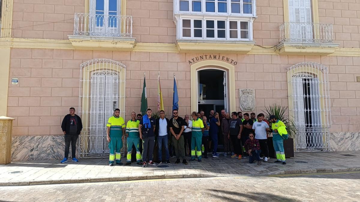 Concentración a las puertas del Ayuntamiento