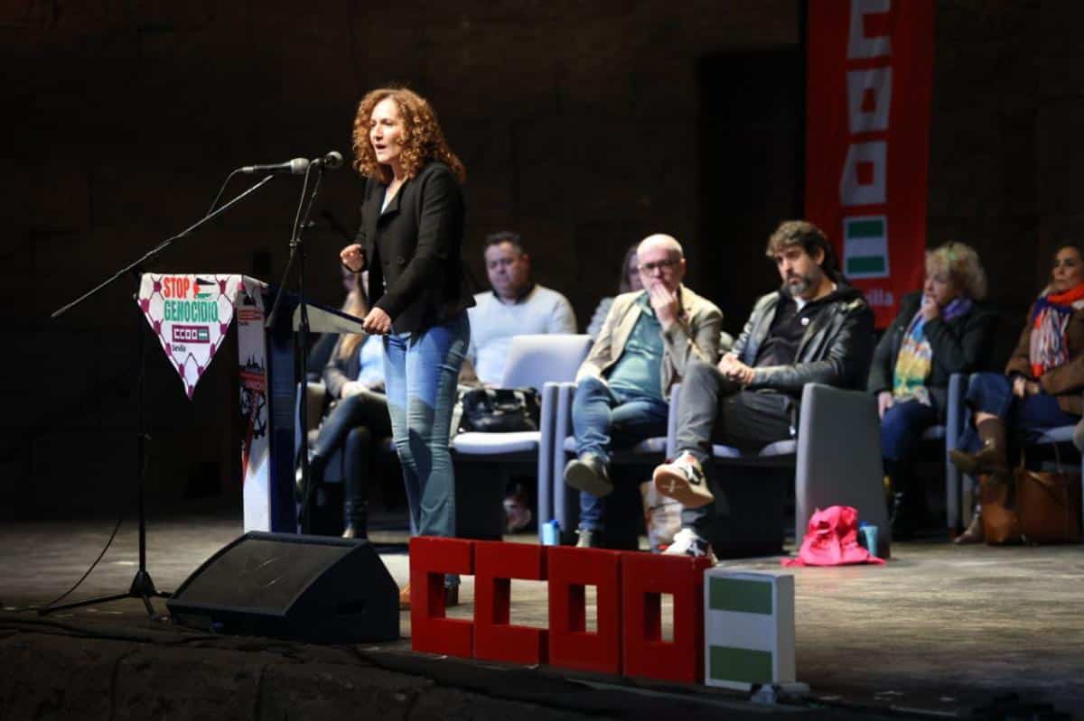 Nuria López en la asamblea de CCOO de Sevilla
