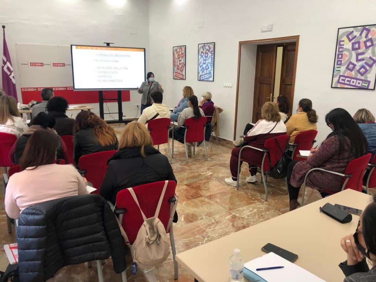 CCOO Lanza 'Impulsando el Talento Femenino': Un Programa para Fomentar la Empleabilidad y el Empoderamiento de la Mujer 1 CCOO ofrece formación para mejorar la empleabilidad de las mujeres y avanzar en igualdad.