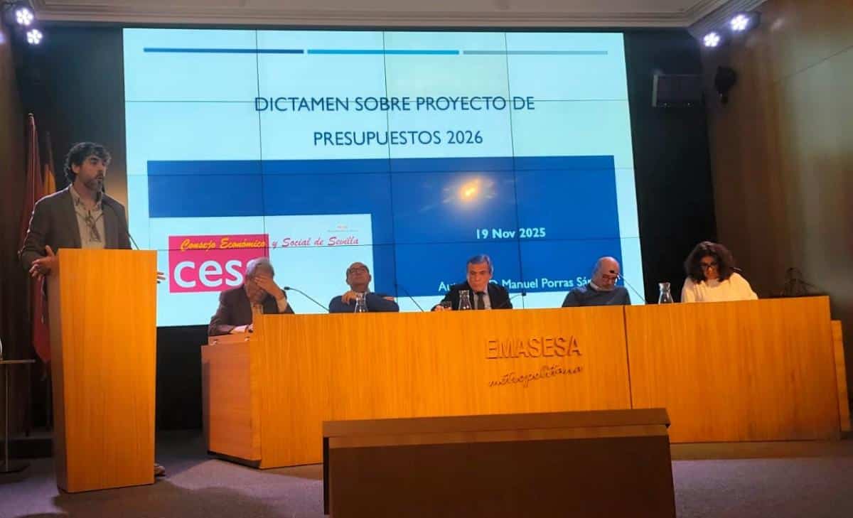 CCOO Rechaza el Proyecto de Presupuestos de Sanz por Estar Alejado de las Necesidades de Sevilla y Carecer de Empatía Social 1 Carlos Aristu en su intervención en el pleno del CESS sobre los presupuestos municipales.