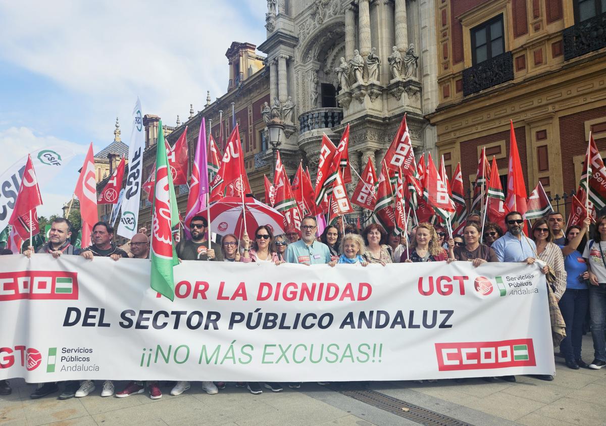 CCOO advierte que las movilizaciones continuarán hasta que el Gobierno Concentración de trabajadores y trabajadoras del Área Pública en el Palacio de San Telmo