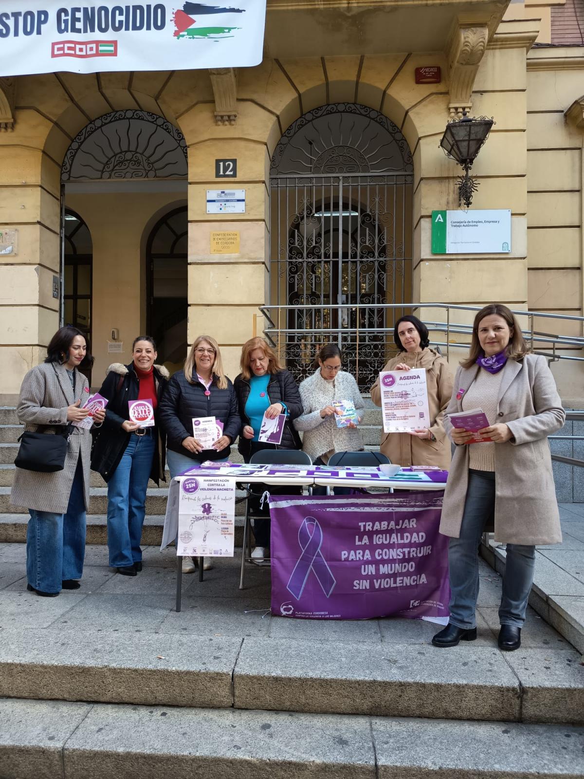 CCOO se moviliza para concienciar a la ciudadanía sobre la violencia de género 1 CCOO ha informado a la ciudadanía sobre violencia de género y la manifestación del 25N.