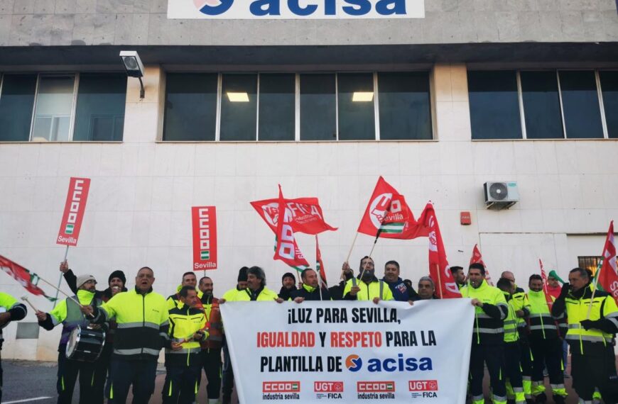 Concentración de la plantilla de Acisa.