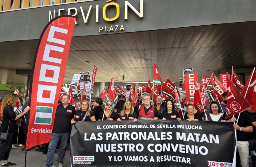 Concentración por el desbloqueo del convenio de comercio de Sevilla.