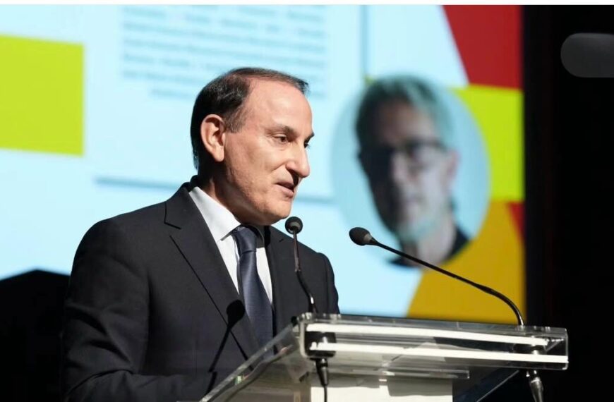 CEA Destaca la Importancia del Diálogo en la Presentación del Libro 'Conversación' de Manuel Bellido