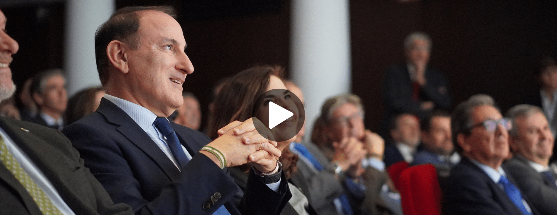 Círculo de Valor: Liderazgo, Responsabilidad, Comunicación y Sostenibilidad en el Corazón de la RSE 1 Círculo de Valor: Liderazgo, Responsabilidad, Comunicación y Sostenibilidad en el Corazón de la RSE