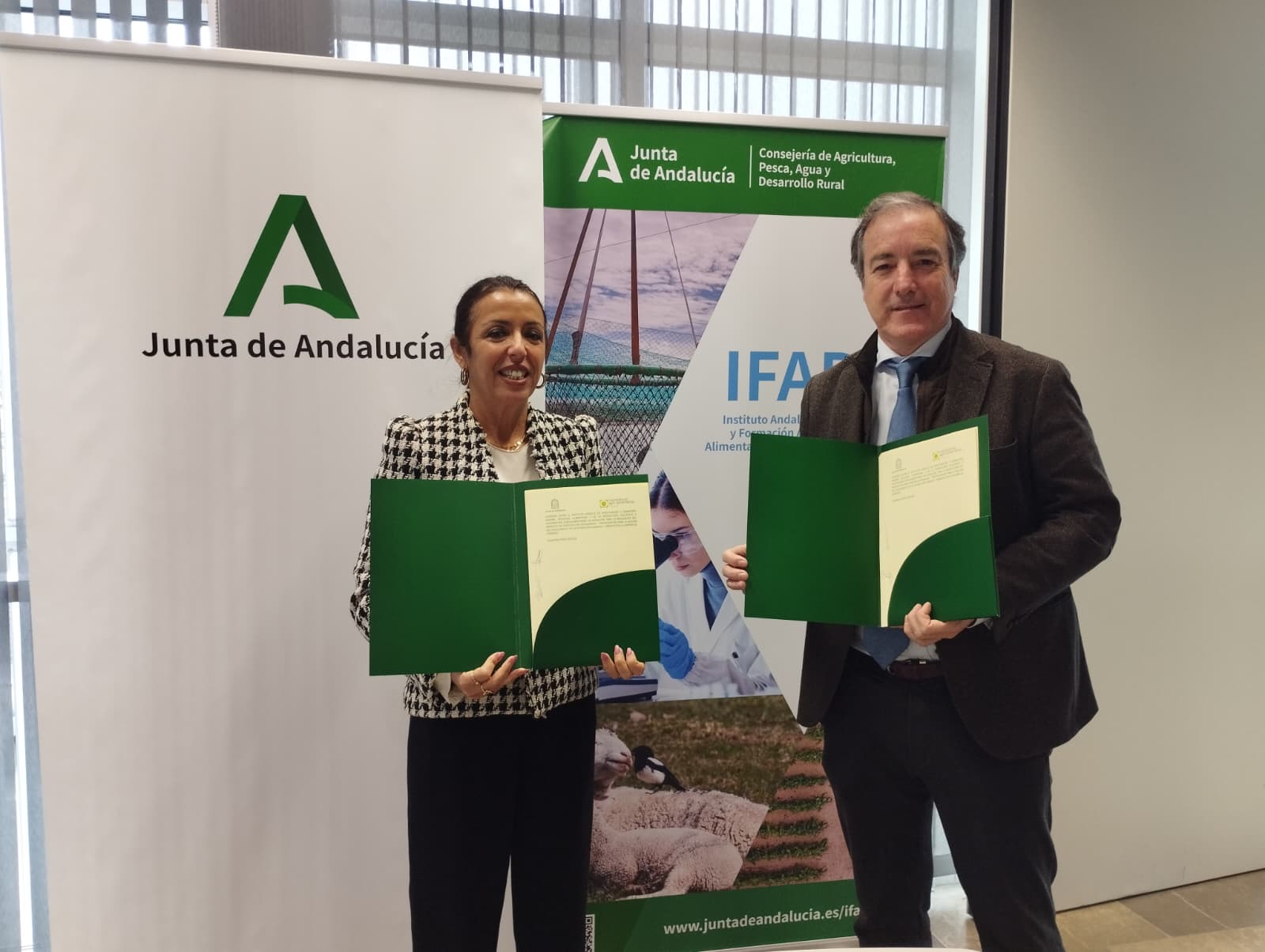 Cooperativas Agro-alimentarias de Andalucía Potencia la I+D+i con un Nuevo Campo de Ensayo tras Acuerdo con Ifapa 1 Cooperativas Agro-alimentarias de Andalucía Potencia la I+D+i con un Nuevo Campo de Ensayo tras Acuerdo con Ifapa