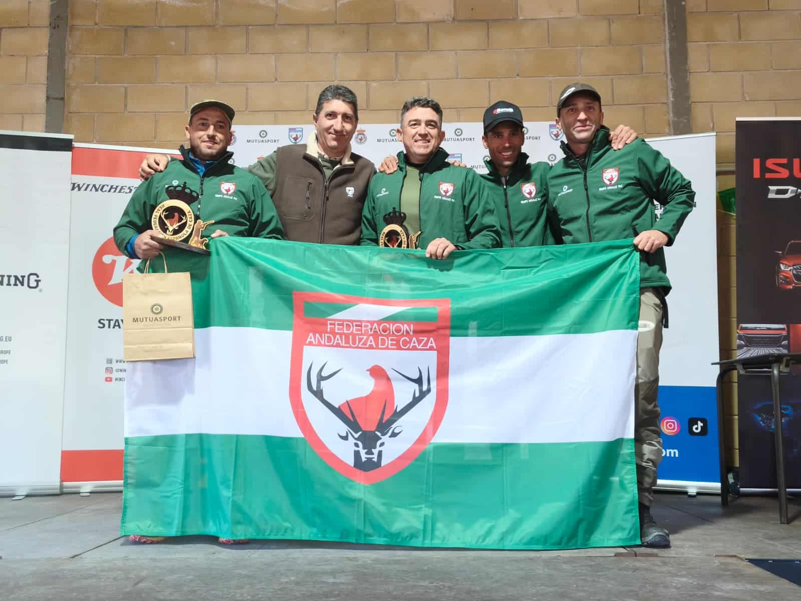 Cuatro Andaluces Competirán por el Campeonato de España de Caza Menor con Perro el Próximo 6 de Diciembre 1 Cuatro Andaluces Competirán por el Campeonato de España de Caza Menor con Perro el Próximo 6 de Diciembre