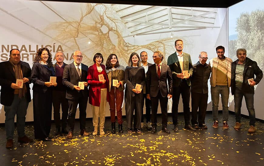 El 68% de los Oficios Artesanales en Andalucía Necesitan Apoyo para su Continuidad, Según el Libro Rojo de la Artesanía