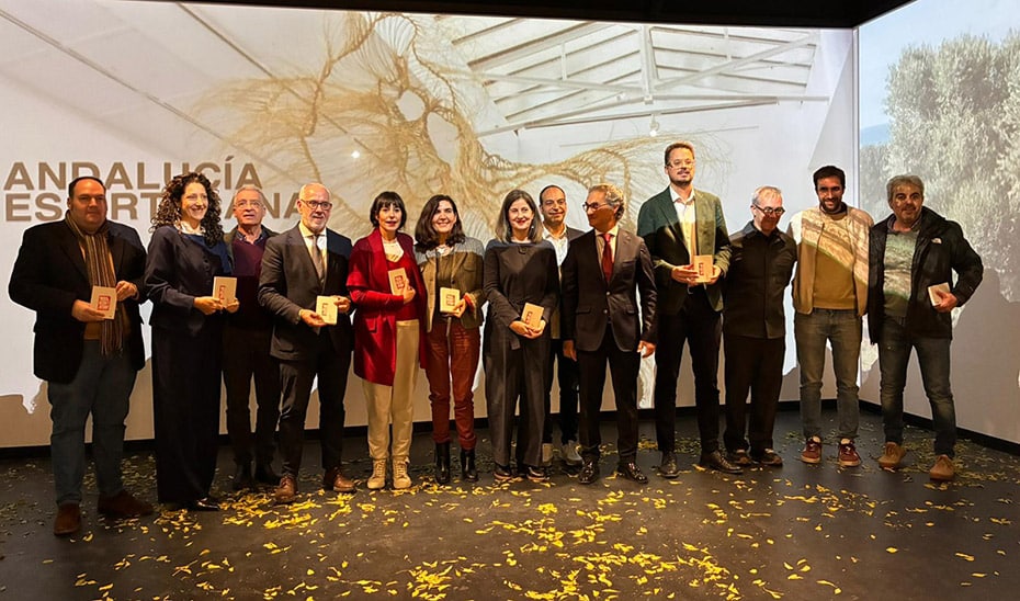 El 68% de los Oficios Artesanales en Andalucía Necesitan Apoyo para su Continuidad, Según el Libro Rojo de la Artesanía