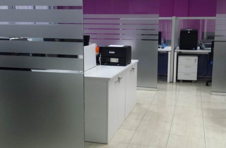 El Impacto Positivo de las Mamparas de Oficina en la Concentración y Productividad Empresarial