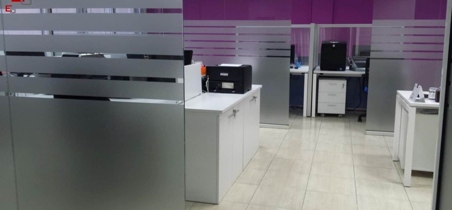 El Impacto Positivo de las Mamparas de Oficina en la Concentración y Productividad Empresarial