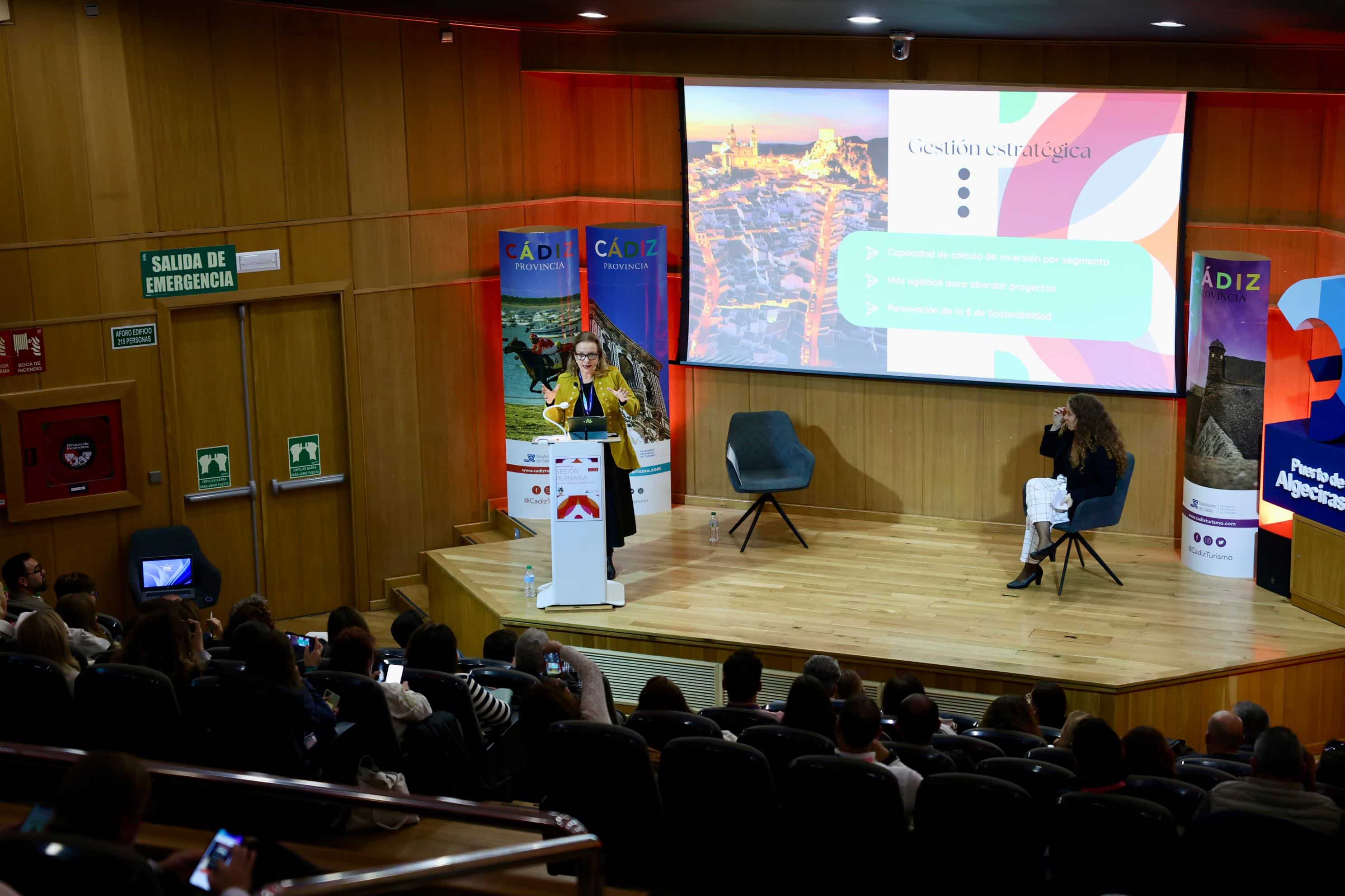 El Patronato de Turismo de la Diputación presenta en Algeciras sus Ejes Estratégicos para 2026 ante más de 100 representantes del Sector Turístico Gaditano