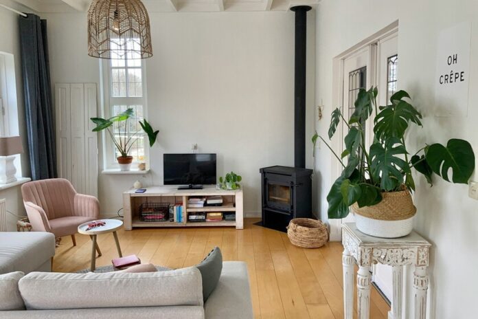 Elegancia Industrial en Diseño Compacto por Solo 90 Euros es compacto, tiene diseño industrial y cuesta solo 90 euros