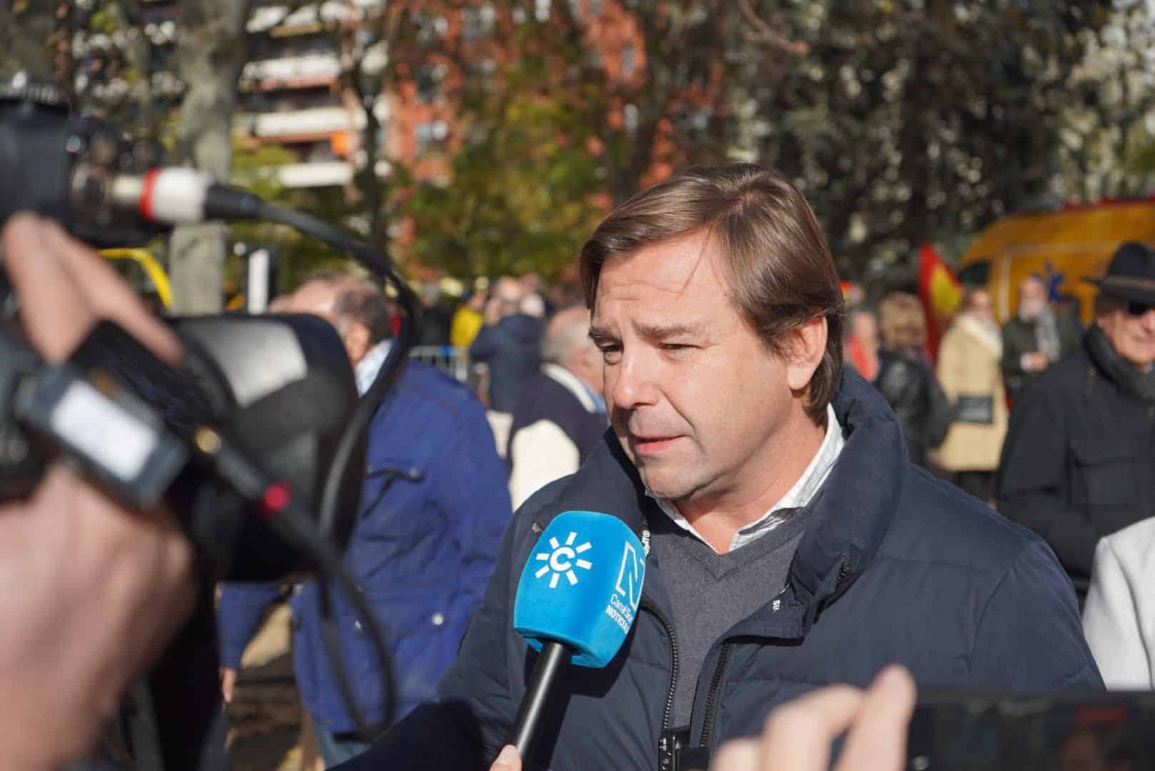 "España: Un Nuevo Tiempo Político de Ejemplaridad, Igualdad y Estabilidad para Garantizar el Futuro de Nuestro País y Andalucía" - Partido Popular de Andalucía 1 Antonio Repullo en concentración en Madrid