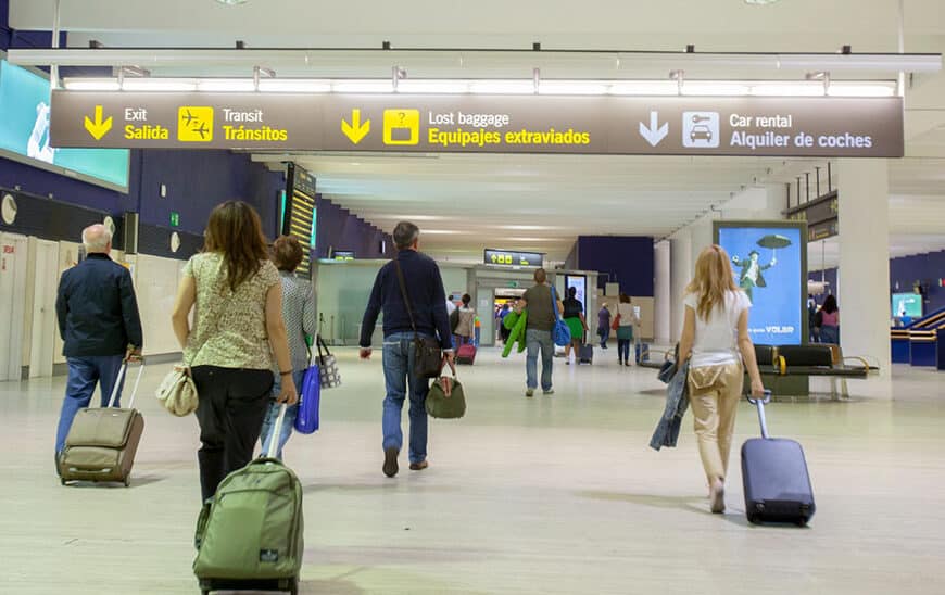 Guía para Reclamar Reembolsos por Incidencias en Viajes Aéreos y en Tren: Cuándo y Cómo Hacerlo