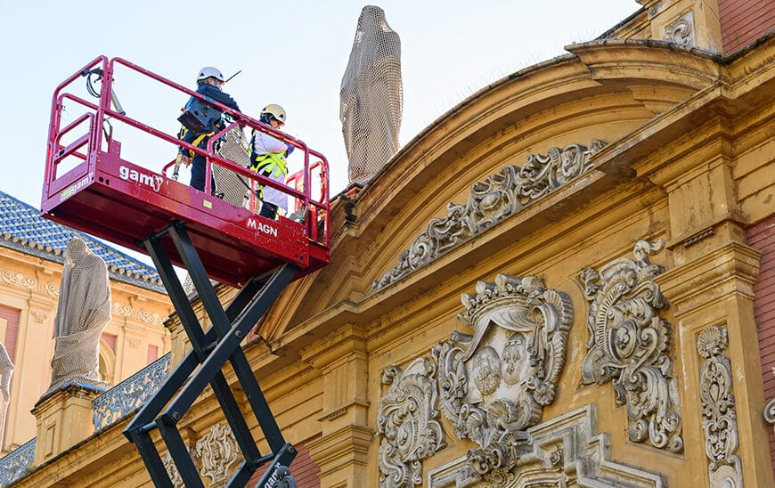 Inician los estudios preliminares para la conservación de las esculturas y portada lateral del Palacio de San Telmo