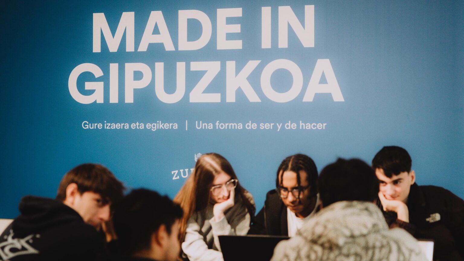 Innovadora Alianza de Jóvenes Emprendedores en Anoeta Impulsa la Ciberseguridad en Donostia 1 CYBERFRONT reúne en Anoeta a jóvenes y emprendedores en una segunda jornada práctica que refuerza la apuesta de Donostia por la ciberseguridad