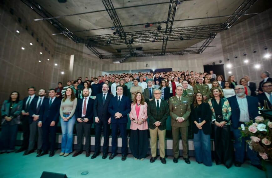Presentación de la oferta de FP ligada a la Base Logística, otro compromiso de gestión de Juanma Moreno