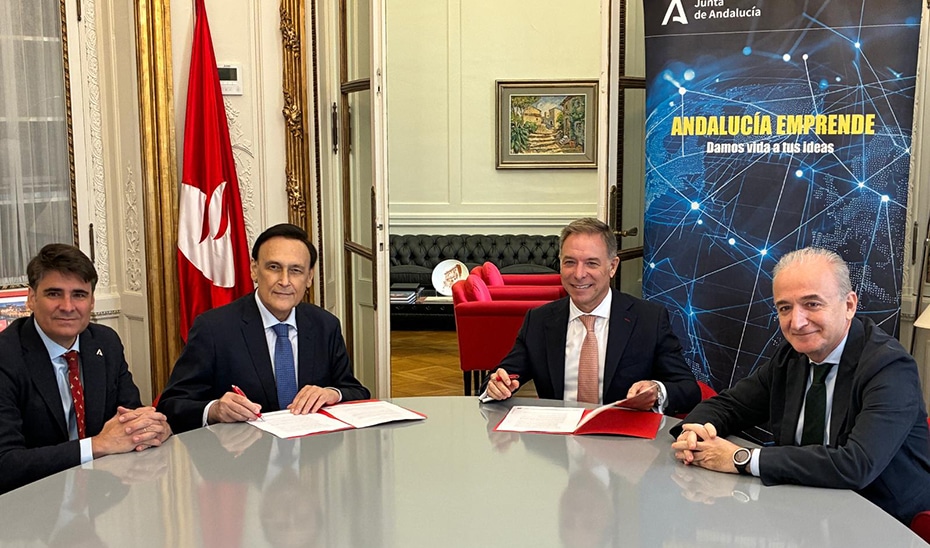 Junta y Banco Santander Premian Proyectos Innovadores Universitarios