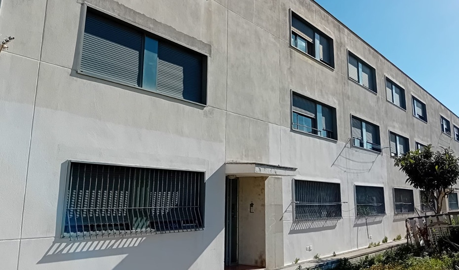 La Junta rehabilitará edificio de 84 viviendas públicas en La Piñera, Algeciras