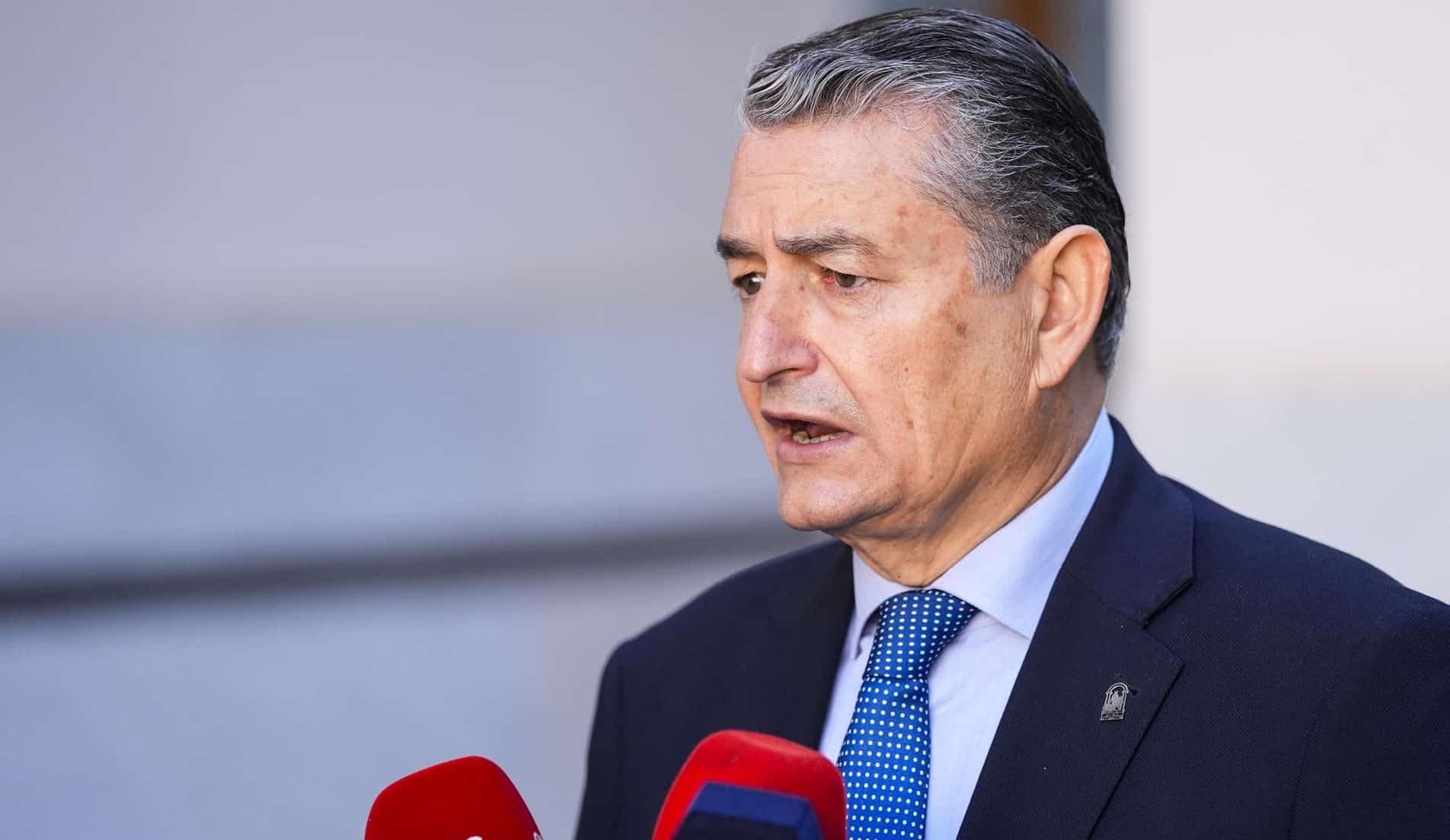 Los Presupuestos Andaluces 2026: Refuerzo en Educación, Fomento y Sanidad para la Partida Gaditana 1 Antonio Sanz presentó este miércoles los presupuestos de la Junta para Cádiz