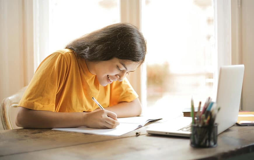 Más de 200 jóvenes logran acceso a su grado universitario elegido gracias a cupo de exclusión social en Andalucía