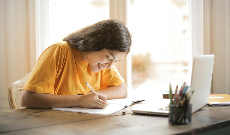 Más de 200 jóvenes logran acceso a su grado universitario elegido gracias a cupo de exclusión social en Andalucía 1 Más de 200 jóvenes logran acceso a su grado universitario elegido gracias a cupo de exclusión social en Andalucía