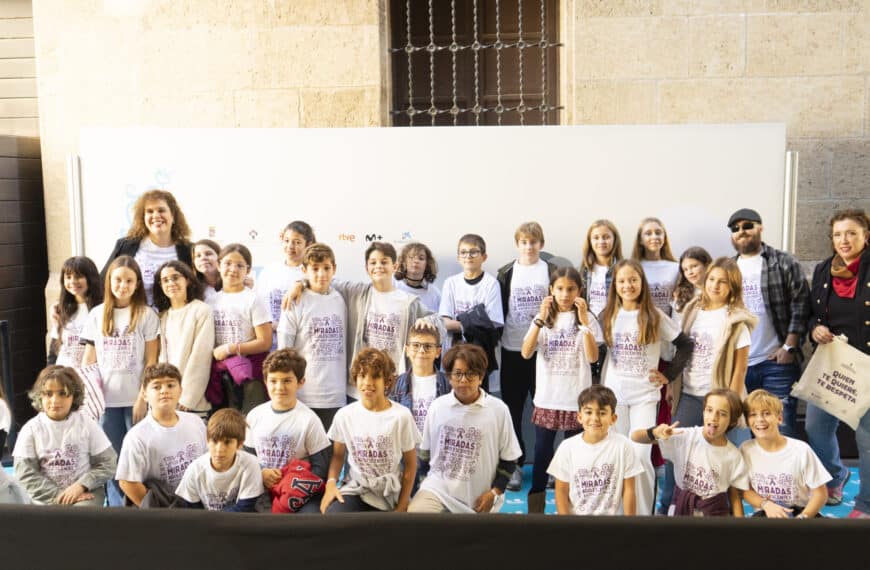 Más de 2.100 Estudiantes de 23 Centros de Enseñanza Participan en el XIV Concurso Miradas Adolescentes - Antonio Galindo