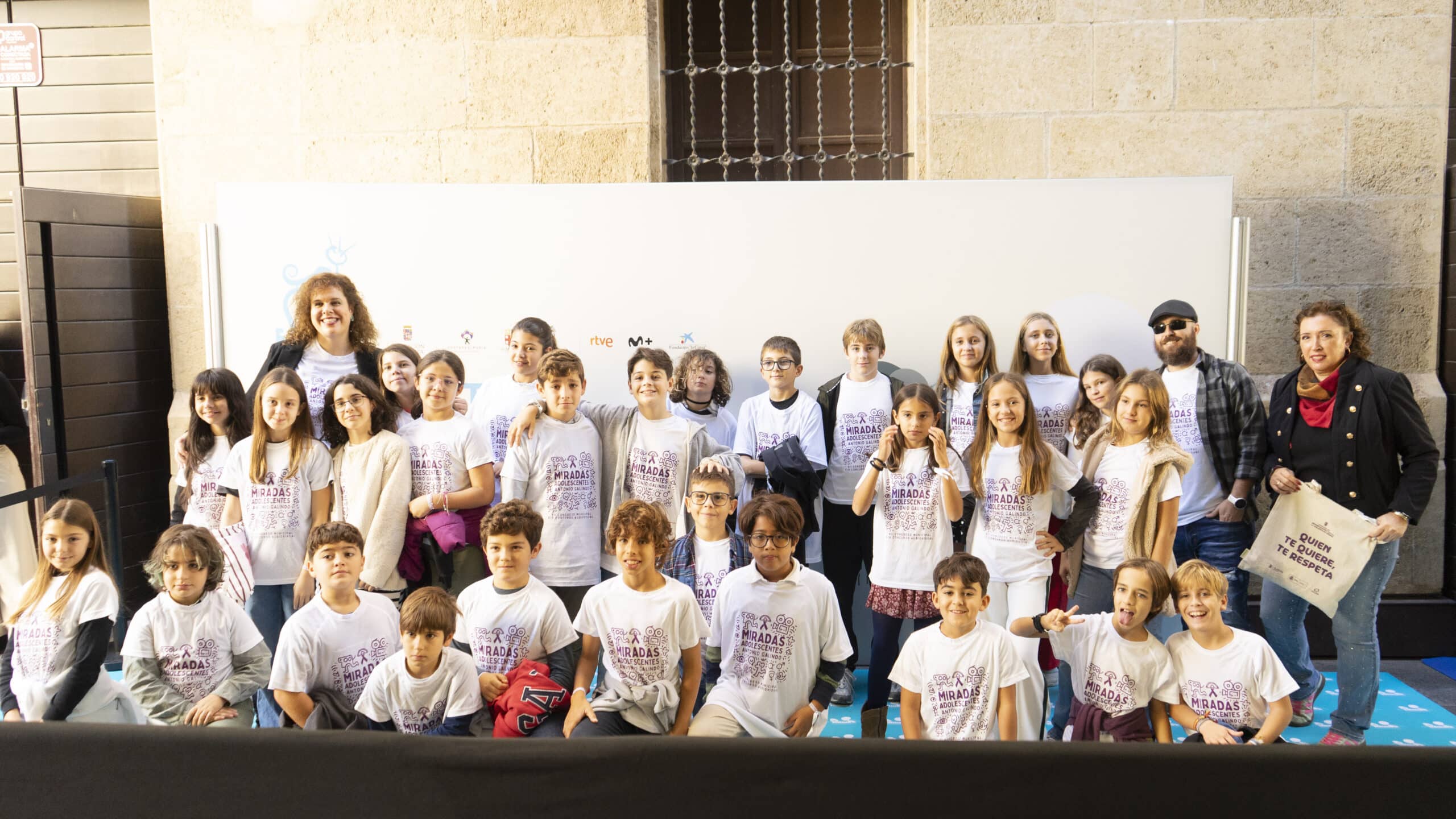 Más de 2.100 Estudiantes de 23 Centros de Enseñanza Participan en el XIV Concurso Miradas Adolescentes - Antonio Galindo 1 Más de 2.100 Estudiantes de 23 Centros de Enseñanza Participan en el XIV Concurso Miradas Adolescentes - Antonio Galindo