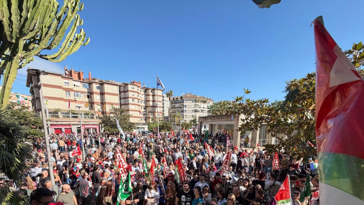 Más de 3.500 personas se manifiestan en Motril en defensa del convenio colectivo provincial del sector del manipulado 1 La manifestación convocó a miles de personas