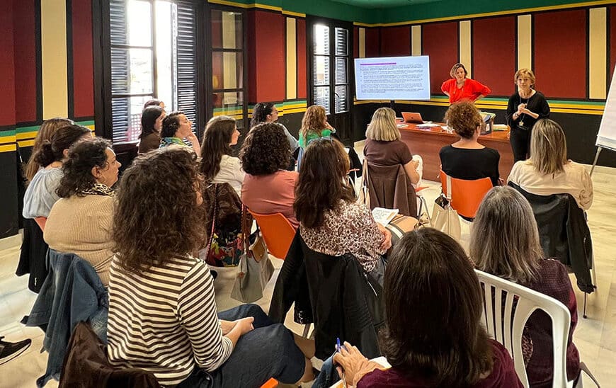 Más de Cien Profesionales se Capacitan en la Identificación y Respuesta a la Ciberviolencia